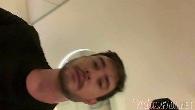 Sai sozinho pra dar pro dotado casado.