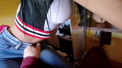 ME FOLLO A MI MEJOR AMIGA MIENTRAS HAC&Iacute;A TAREAS DE LA UNIVERSIDAD