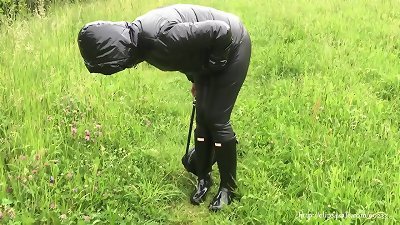 wifey in Hunter wellies and leather leggings (video across smartphone)