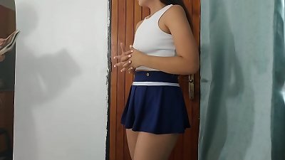 My neighbor's wife is not there and I take the opportunity to bring some books to his house, we ended up taking them before his wifey arrived!!