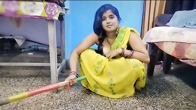 Indian sex. अपने घर में नौकरानी के मोटे मोटे boobs देख मालिक के लड़के ने चोद डाला