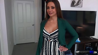 Havana Bleu Get Frustrated To plumb Her client