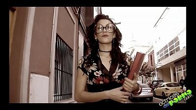 La Profesora de B&uacute;lgaro se folla a su alumna