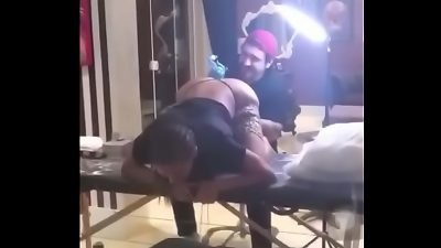 Anitta tatuando o cu