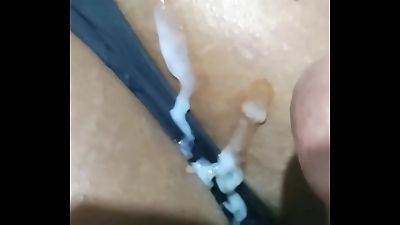 NOSSO PRIMEIRO V&Iacute;DEO GOZEI NO CUZINHO DA PRETA