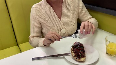 Mom-I-would-Like-to-Fuck public cum eating .