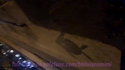 Aventura na causada na praia... transando atr&aacute;s do quiosque.... video  completo no meu onlyfans.com/bolivianamimi  e no meu grupo vip de zap e telegram  11975740713