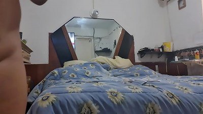 Fazendeiro me deu 1000 reais para fazer ele gozar na videochamada por whatsapp e acabei gozando junto