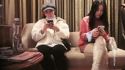 Chose 1 of the ladies and had insatiable hookup