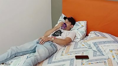 The stepsister comes to the apartment impatient to penetrate her stepbrother utter STORY