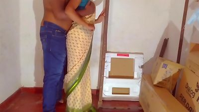 (The best cam hump site :63kt.net)  plumbing desi maid in store apartment