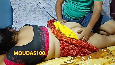 newly married Desi wifey Nisha in Sharee - marvelous body rubdown