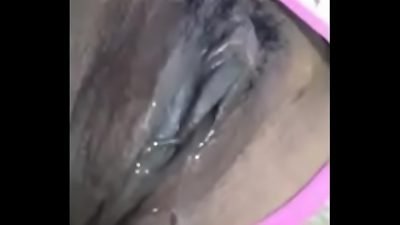 Sonhei gostoso, acordei com tanto tes&atilde;o que a calcinha amanheceu encharcada de gozo. Tive que bater uma pra aliviar.