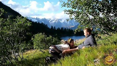 Is the blow more eye-catching than the landscape? Why choosing?