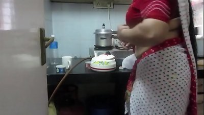 ▶ Leena Bhabhi super-fucking-hot navel Housewife 1