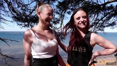 Arianna gets screwed by a wild girl in a FFH three way