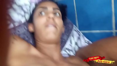 He put his penis in Novinha until he shoots a load | teenager casting...