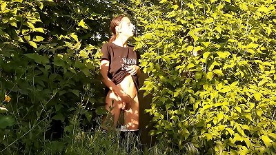 Risky public girl masturbation in nature - women fly climax