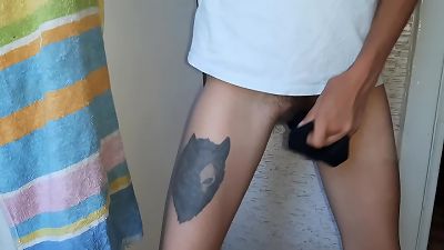 I watch her ravaging her unshaved beaver dildo and masturbating my clean-shaved cunt - damsels fly ejaculation