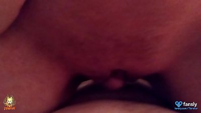 The sister saddled the step brother's sausage and wants to make him end in himself