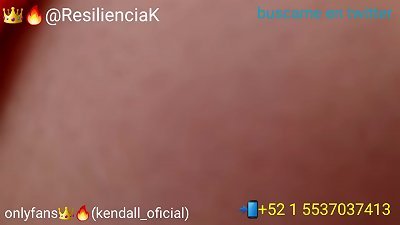 Kendall le hacen oral en publico