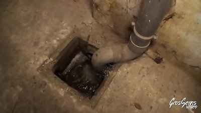 Jessica a un mari coquin qui aime la voir se faire baiser par un autre