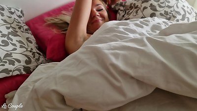 husband had to go to work and he asked a friend to wake up his still sleeping wifey (LOUD moaning and CUMSHOT)